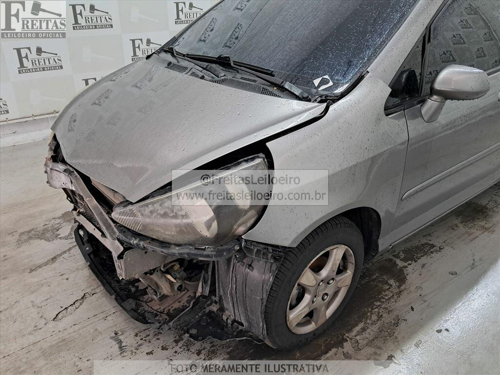 Foto 14 de 22: HONDA/FIT LX, 06/07, PLACA: L__-___6, GASOLINA, CINZA
