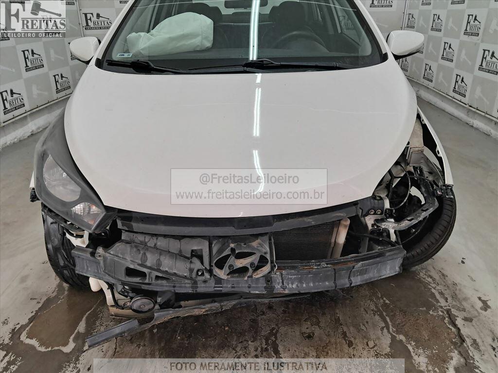 Foto 13 de 25: HYUNDAI/HB20S 1.6A COMF, 15/15, PLACA: Q__-___4, GASOL/ALC, BRANCA