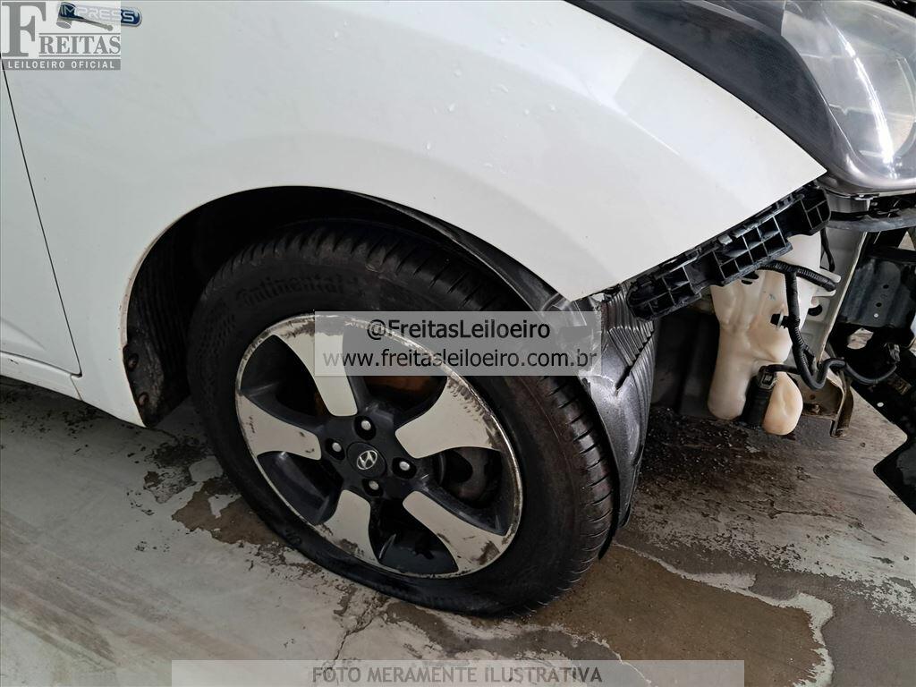 Foto 21 de 25: HYUNDAI/HB20S 1.6A COMF, 15/15, PLACA: Q__-___4, GASOL/ALC, BRANCA