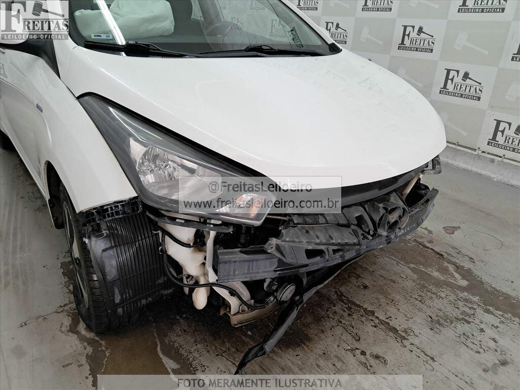 Foto 22 de 25: HYUNDAI/HB20S 1.6A COMF, 15/15, PLACA: Q__-___4, GASOL/ALC, BRANCA