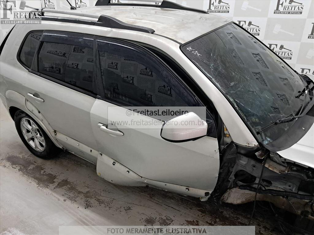Foto 16 de 27: HYUNDAI/TUCSON GLSB, 11/12, PLACA: E__-___3, SUCATA S/ DIREITO A DOCUMENTO, GASO...