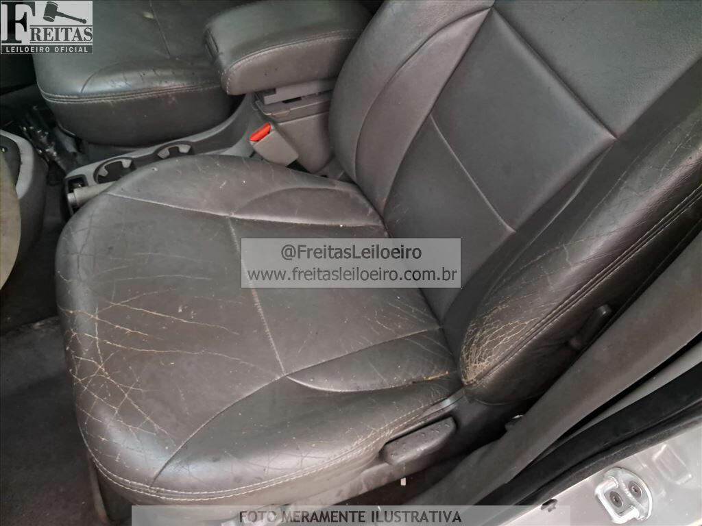 Foto 18 de 27: HYUNDAI/TUCSON GLSB, 11/12, PLACA: E__-___3, SUCATA S/ DIREITO A DOCUMENTO, GASO...