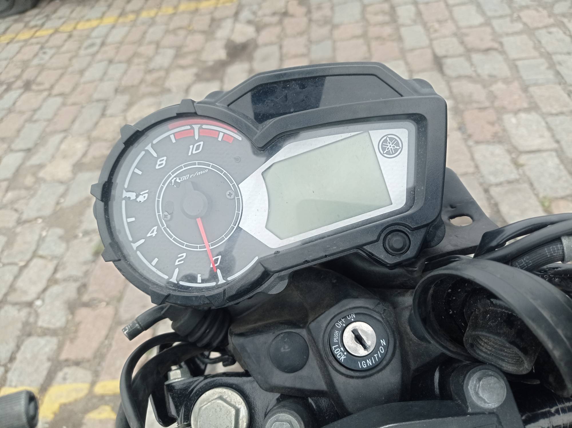 Foto 17 de 17: YAMAHA/YS150 FAZER SED, 24/25, PLACA: T__-___8, GASOL/ALC, PRETA