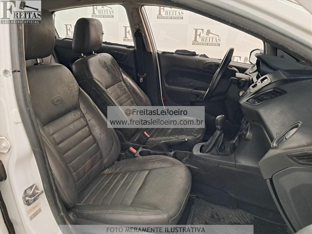 Foto 6 de 24: FORD/FIESTA HA 1.5L S, 13/14, PLACA: F__-___8, GASOL/ALC, BRANCA