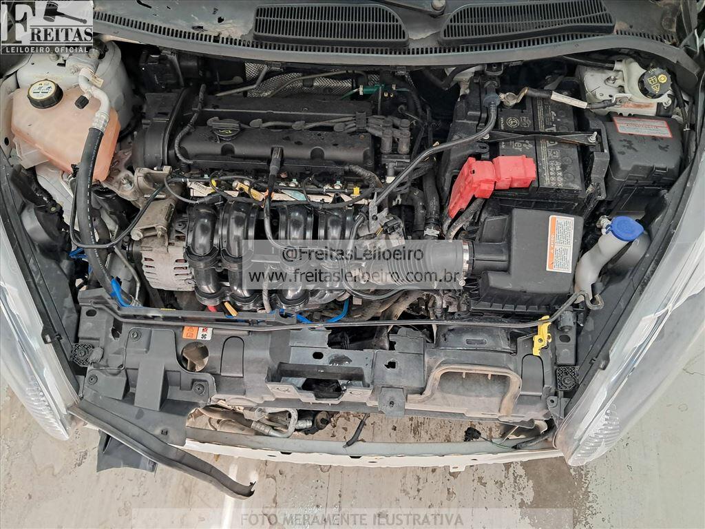 Foto 8 de 24: FORD/FIESTA HA 1.5L S, 13/14, PLACA: F__-___8, GASOL/ALC, BRANCA