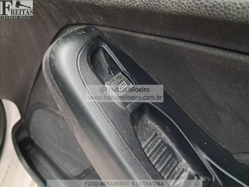 Foto 11 de 24: FORD/FIESTA HA 1.5L S, 13/14, PLACA: F__-___8, GASOL/ALC, BRANCA