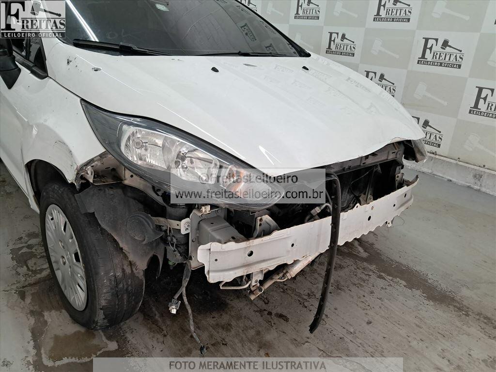 Foto 13 de 24: FORD/FIESTA HA 1.5L S, 13/14, PLACA: F__-___8, GASOL/ALC, BRANCA