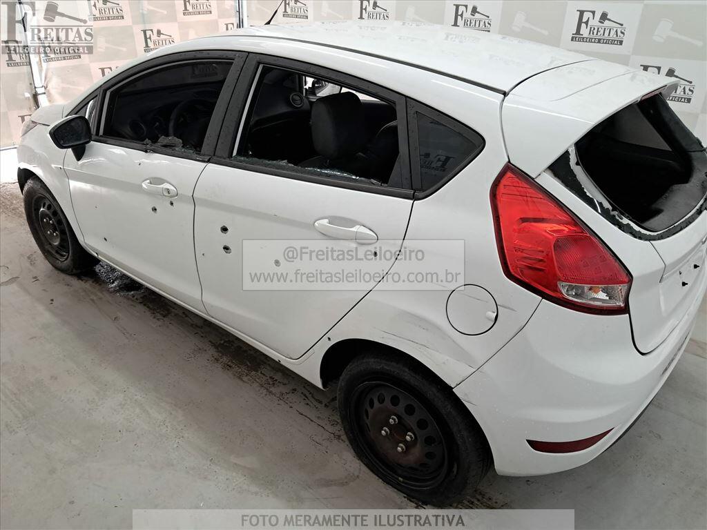 Foto 20 de 24: FORD/FIESTA HA 1.5L S, 13/14, PLACA: F__-___8, GASOL/ALC, BRANCA