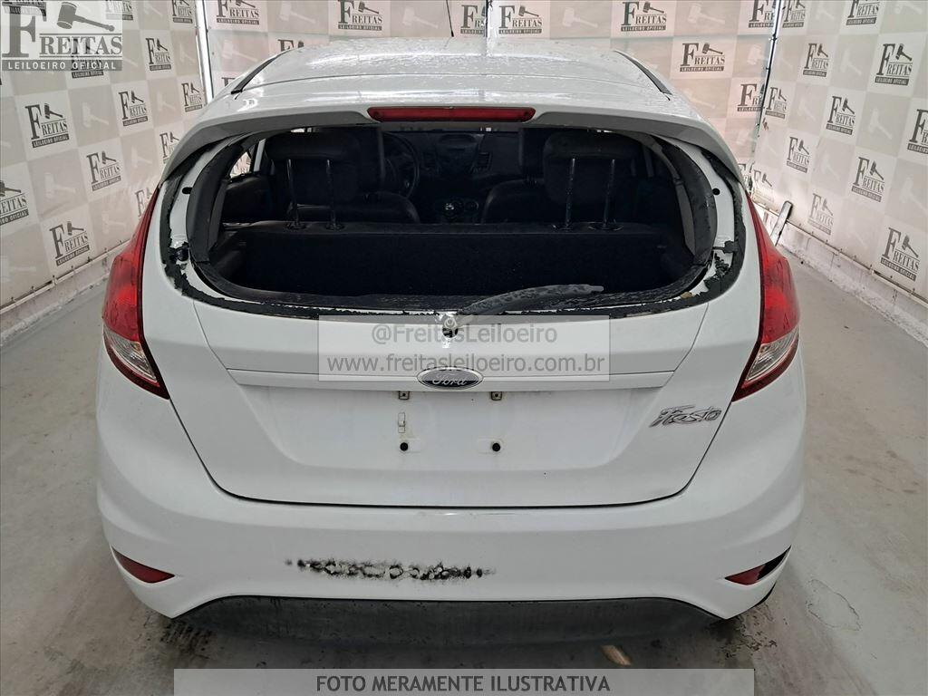 Foto 21 de 24: FORD/FIESTA HA 1.5L S, 13/14, PLACA: F__-___8, GASOL/ALC, BRANCA