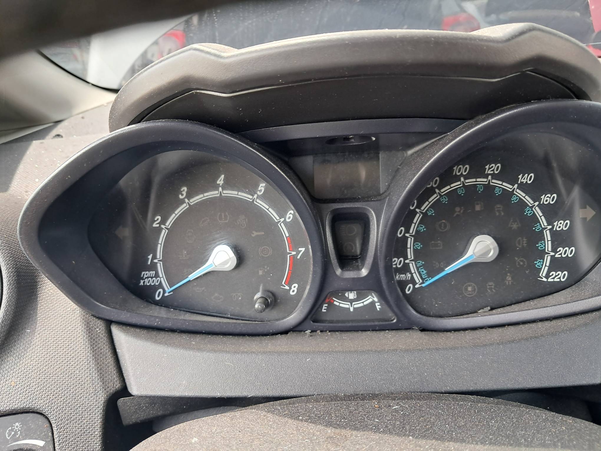 Foto 24 de 24: FORD/FIESTA HA 1.5L S, 13/14, PLACA: F__-___8, GASOL/ALC, BRANCA