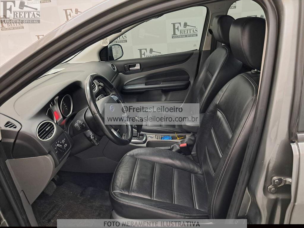 Foto 6 de 22: I/FORD FOCUS 2L HC FLEX, 11/12, PLACA: F__-___1, GASOL/ALC, CINZA