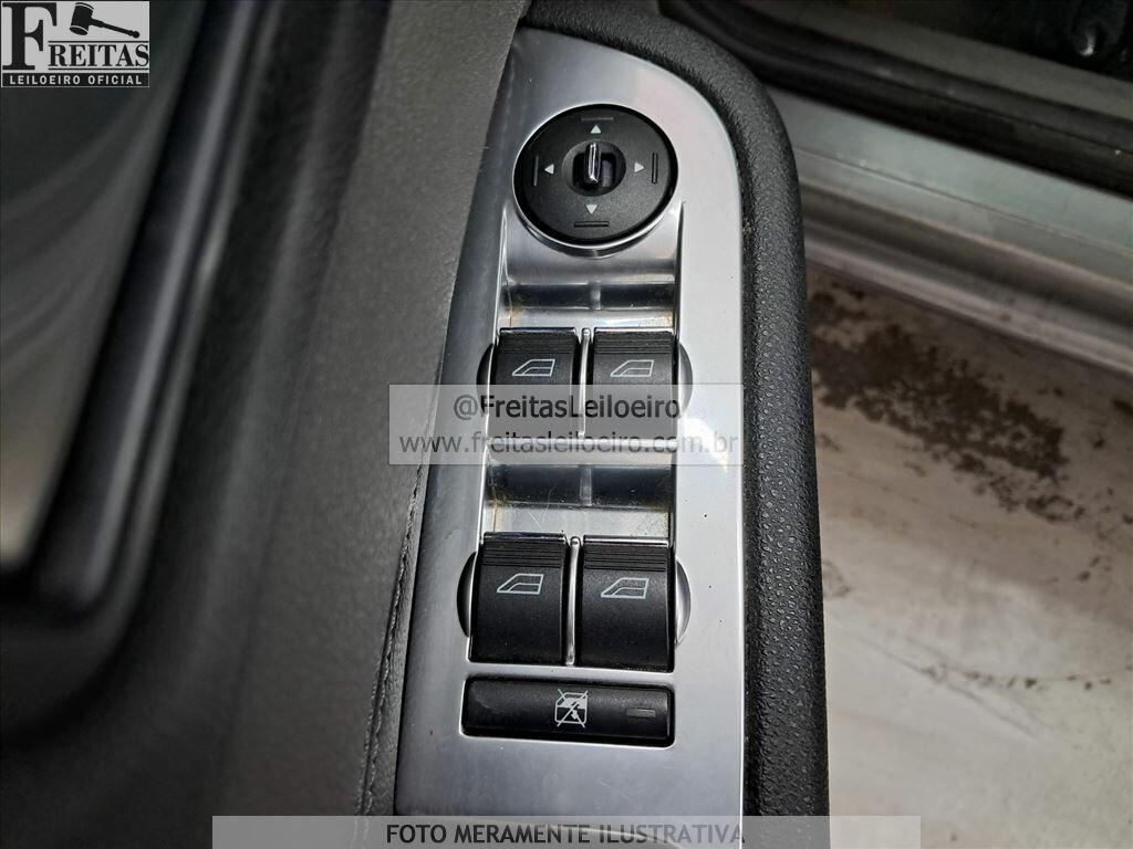 Foto 11 de 22: I/FORD FOCUS 2L HC FLEX, 11/12, PLACA: F__-___1, GASOL/ALC, CINZA