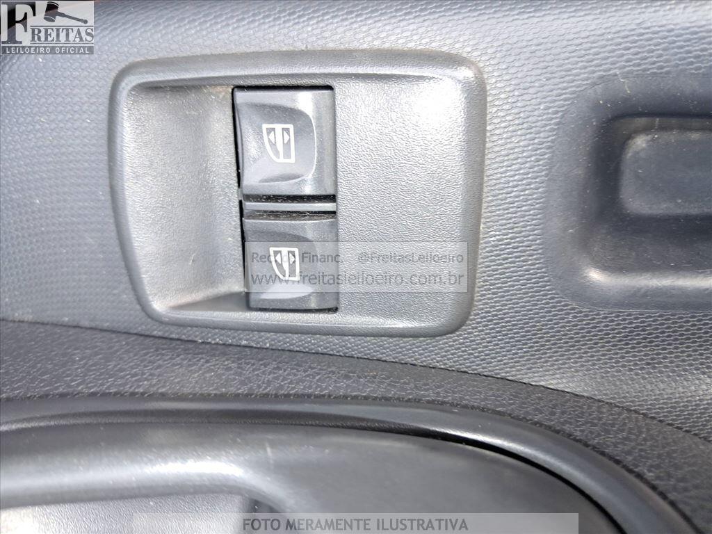Foto 11 de 25: RENAULT/SANDERO AUTH 10, 17/18, PLACA: F__-___8, GASOL/ALC, VERMELHA