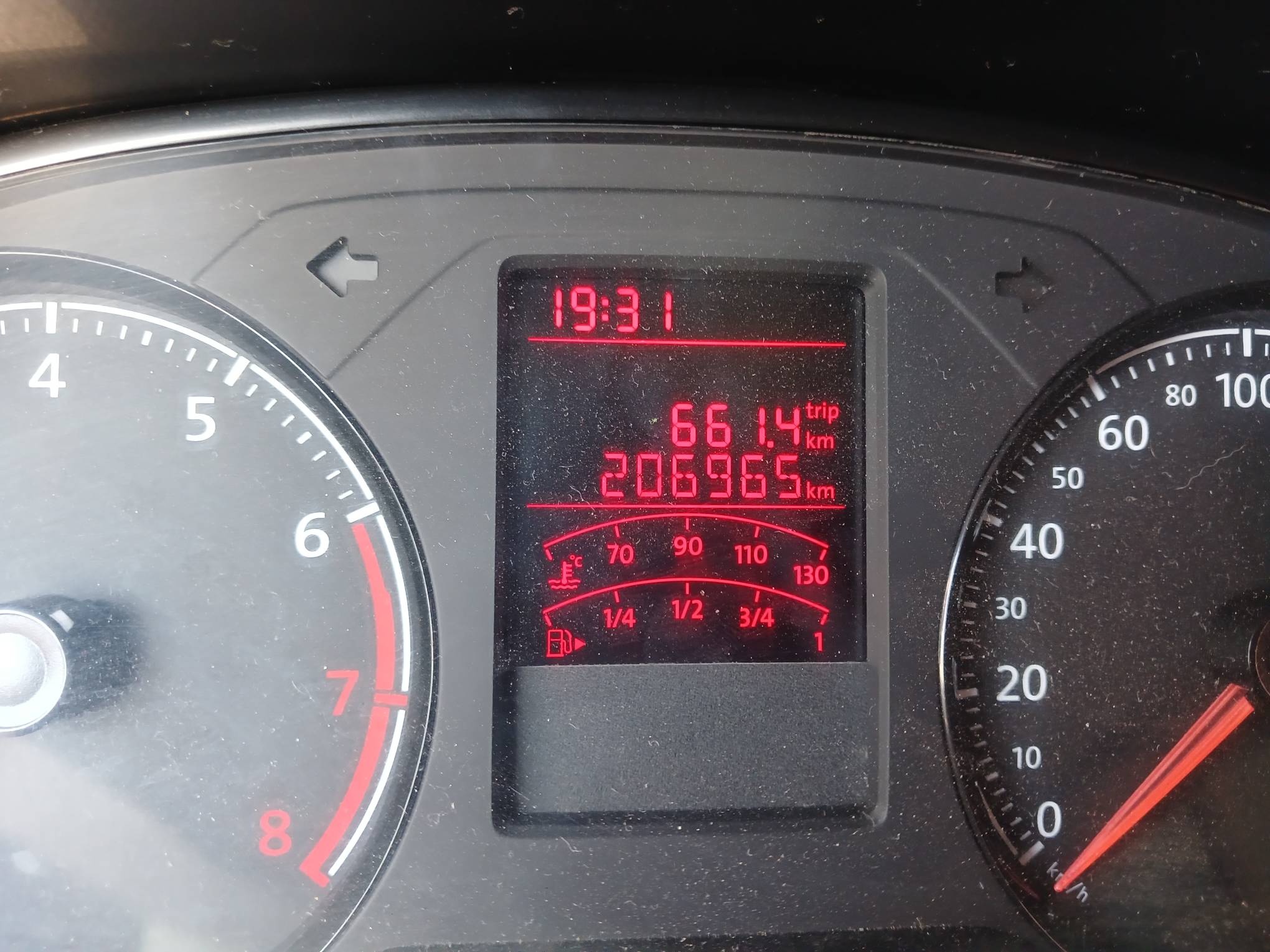 Foto 21 de 21: VW/NOVO GOL TL MCV, 17/18, PLACA: L__-___0, GASOL/ALC/GN, PRETA
