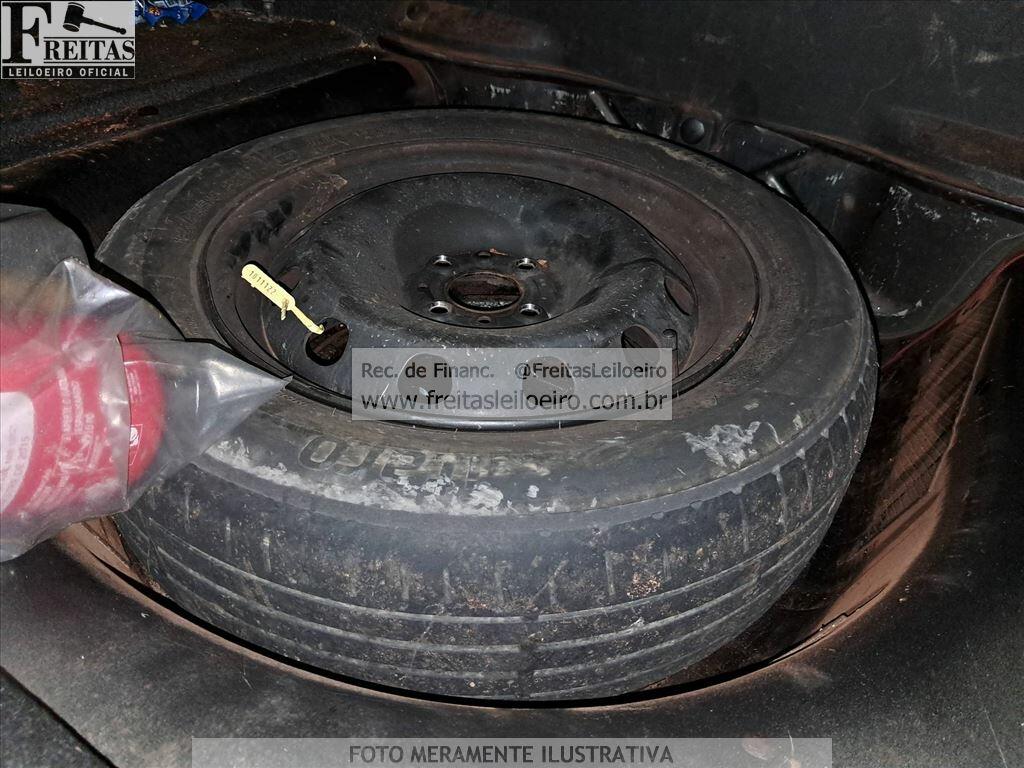 Foto 9 de 22: FIAT/LINEA HLX 1.9, 10/10, PLACA: H__-___8, GASOL/ALC, CINZA