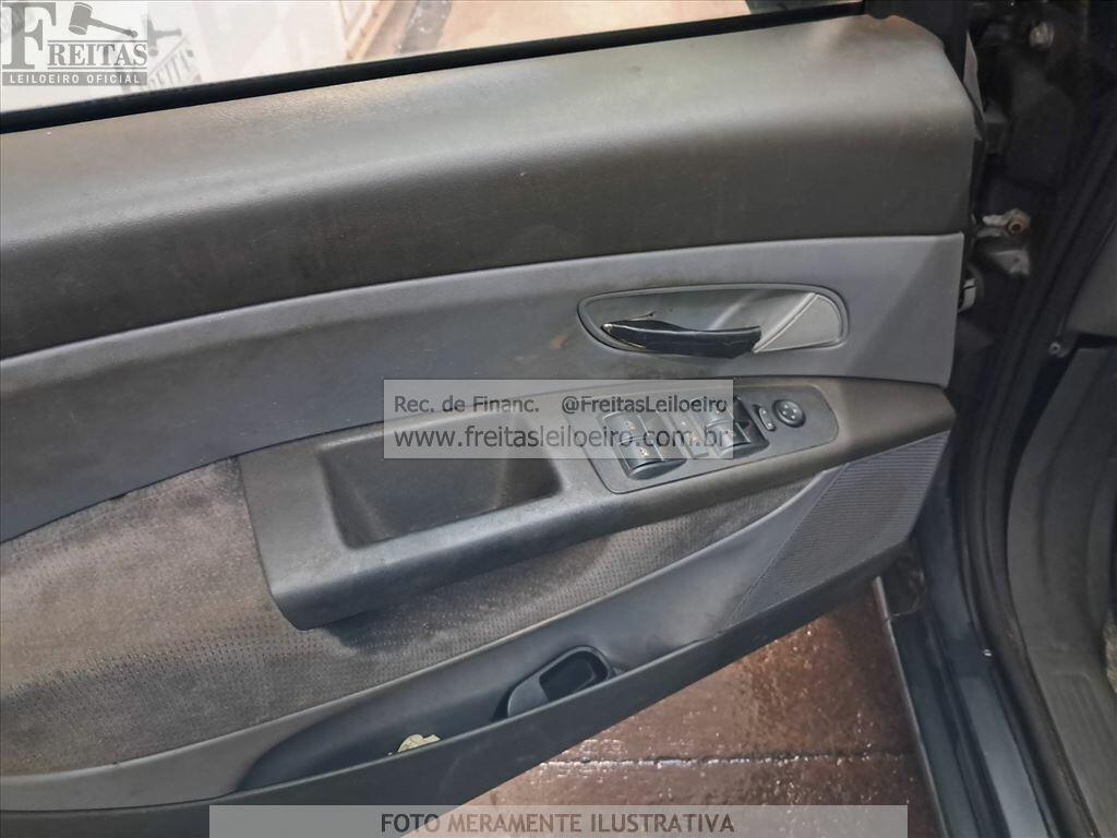 Foto 10 de 22: FIAT/LINEA HLX 1.9, 10/10, PLACA: H__-___8, GASOL/ALC, CINZA
