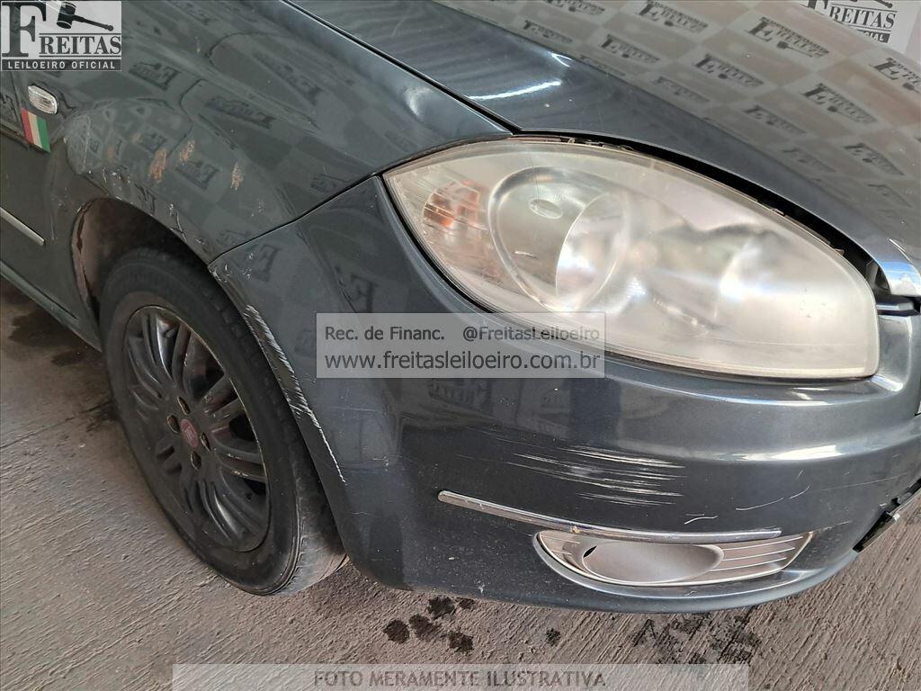 Foto 15 de 22: FIAT/LINEA HLX 1.9, 10/10, PLACA: H__-___8, GASOL/ALC, CINZA