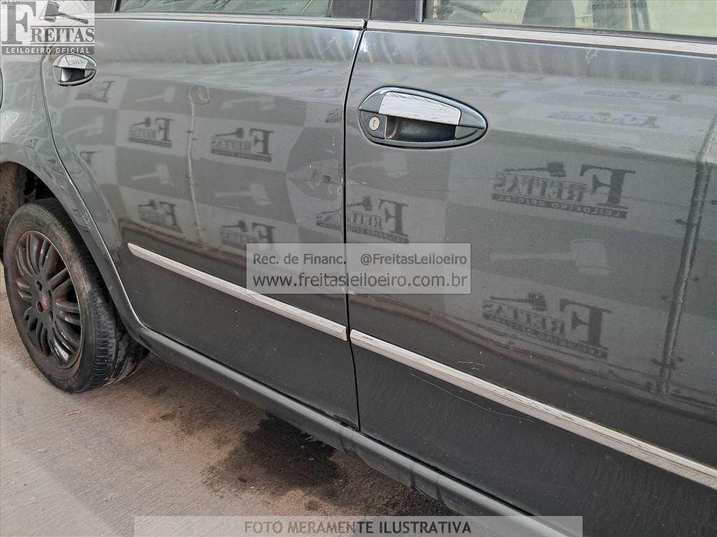 Foto 18 de 22: FIAT/LINEA HLX 1.9, 10/10, PLACA: H__-___8, GASOL/ALC, CINZA