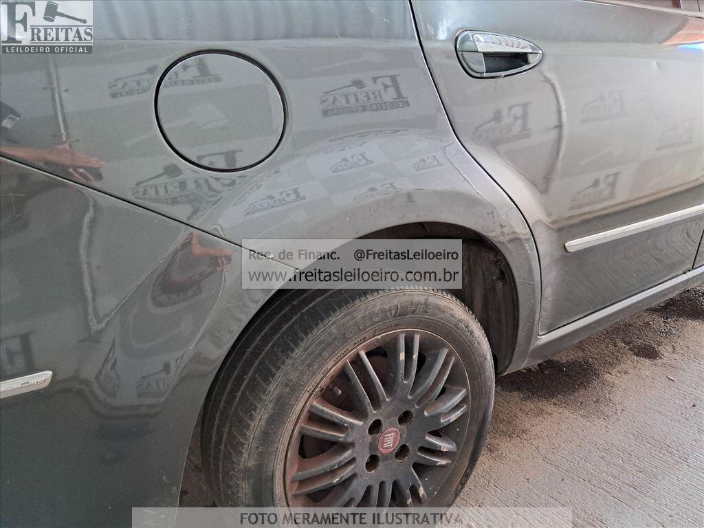 Foto 19 de 22: FIAT/LINEA HLX 1.9, 10/10, PLACA: H__-___8, GASOL/ALC, CINZA