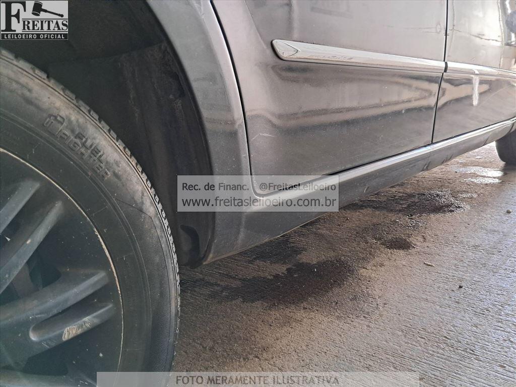 Foto 20 de 22: FIAT/LINEA HLX 1.9, 10/10, PLACA: H__-___8, GASOL/ALC, CINZA