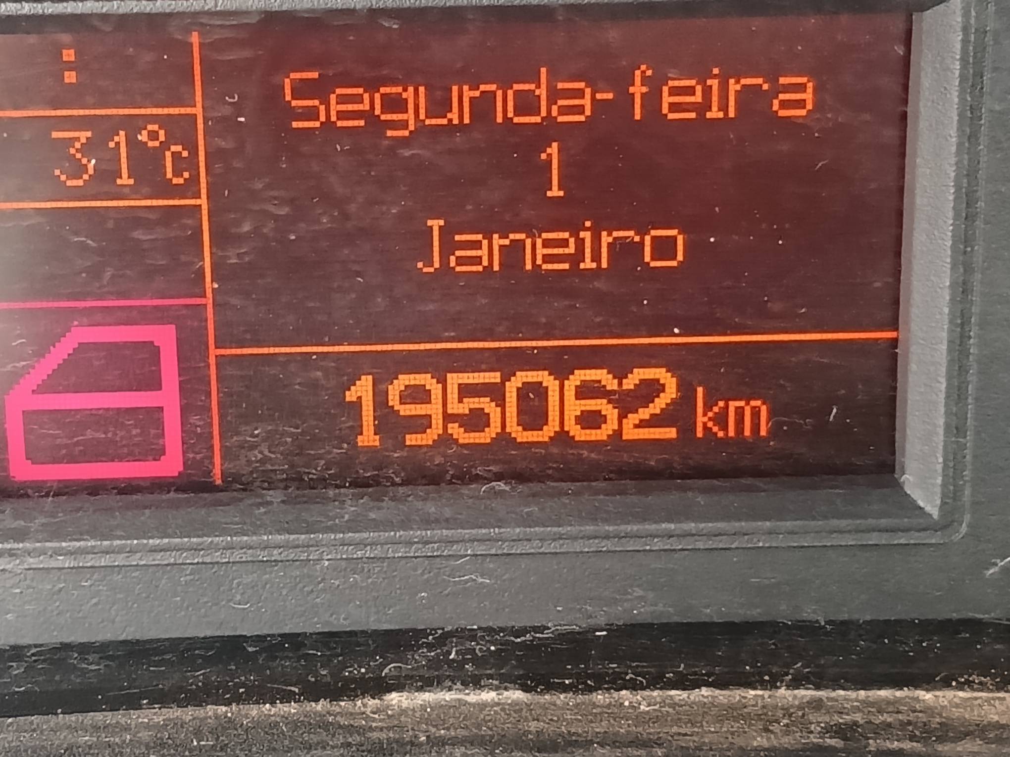 Foto 22 de 22: FIAT/LINEA HLX 1.9, 10/10, PLACA: H__-___8, GASOL/ALC, CINZA