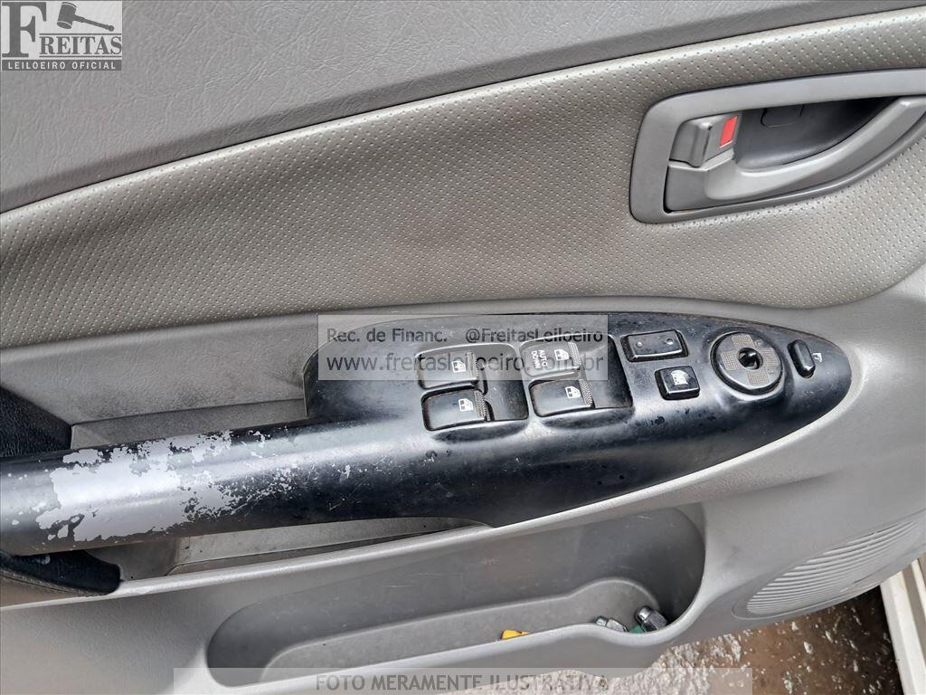 Foto 12 de 21: I/HYUNDAI TUCSON GLS 27L, 08/09, PLACA: M__-___4, GASOLINA, PRATA