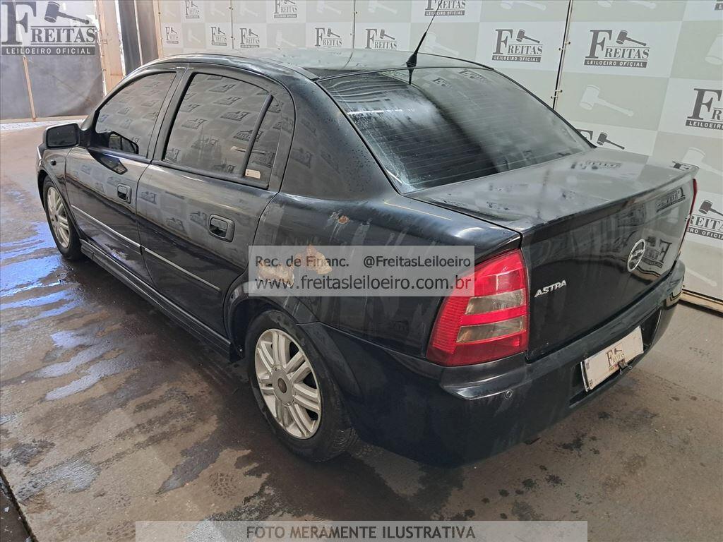 Foto 3: GM/ASTRA SEDAN CD, 02/03, PLACA: D__-___4, GASOLINA, PRETA