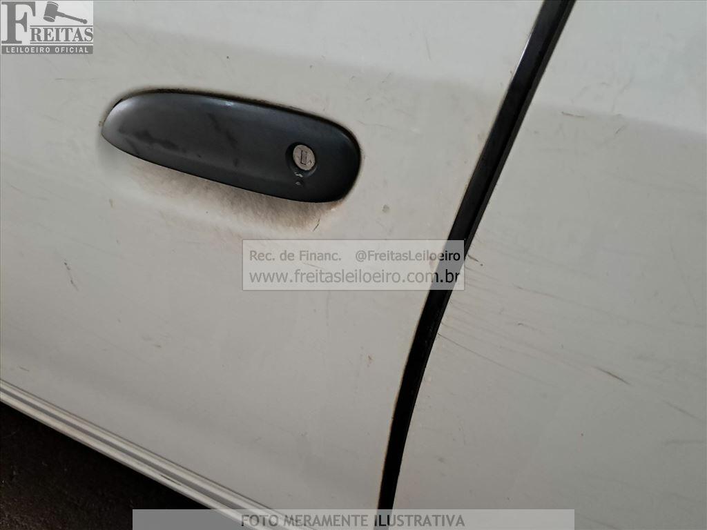 Foto 9 de 28: CHEVROLET/ONIX 10MT JOYE, 17/18, PLACA: Q__-___1, GASOL/ALC, BRANCA