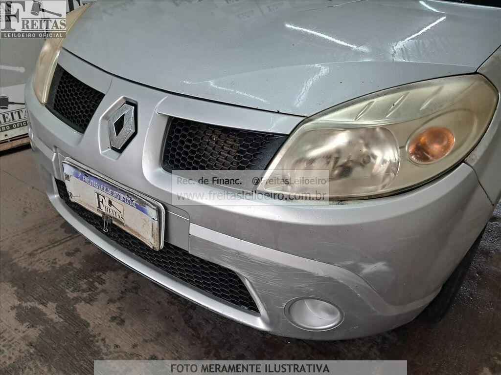 Foto 20 de 27: RENAULT/SANDERO AUT1016V, 11/11, PLACA: E__-___0, GASOL/ALC, PRATA