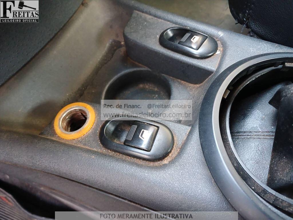 Foto 10 de 21: CITROEN/C3 GLX 14 FLEX, 10/11, PLACA: N__-___3, GASOL/ALC, VERMELHA