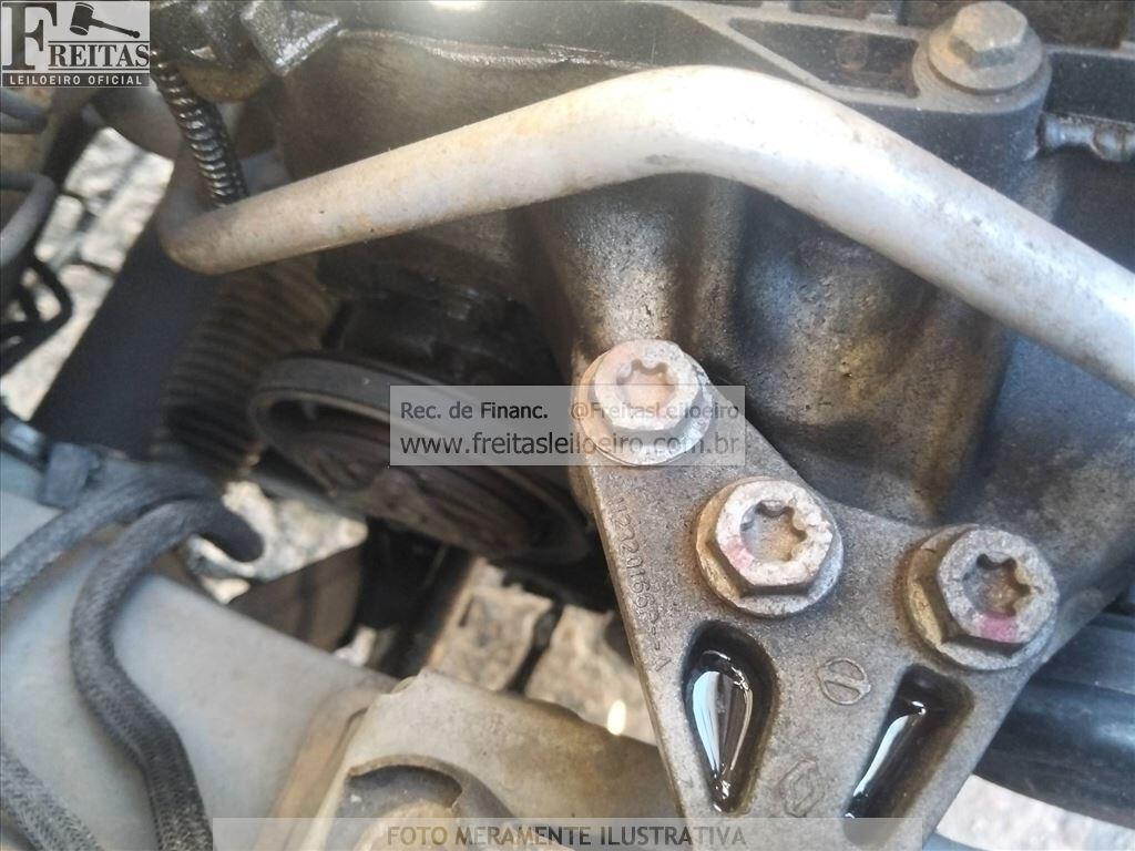 Foto 10 de 16: RENAULT/KWID INTENS 10MT, 18/19, PLACA: E__-___0, GASOL/ALC, BRANCA