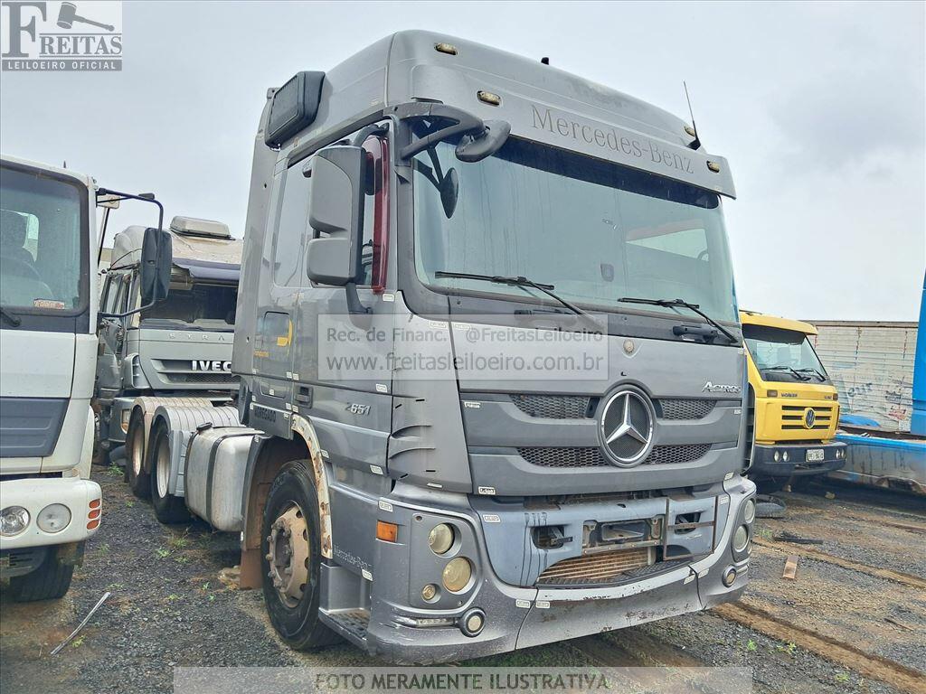Foto 2: M.BENZ/ACTROS 2651LS6X4, 17/18, PLACA: G__-___5, DIESEL, CINZA