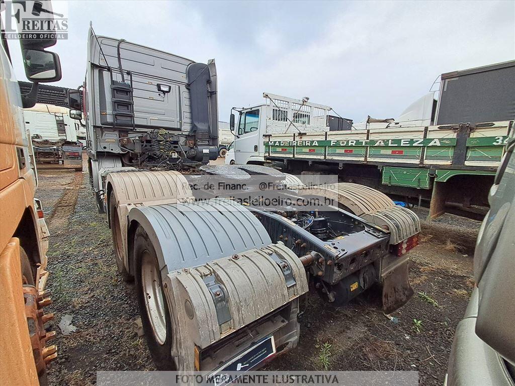 Foto 4: M.BENZ/ACTROS 2651LS6X4, 17/18, PLACA: G__-___5, DIESEL, CINZA