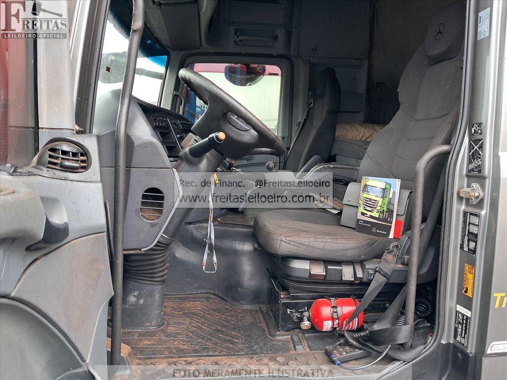 Foto 6 de 28: M.BENZ/ACTROS 2651LS6X4, 17/18, PLACA: G__-___5, DIESEL, CINZA