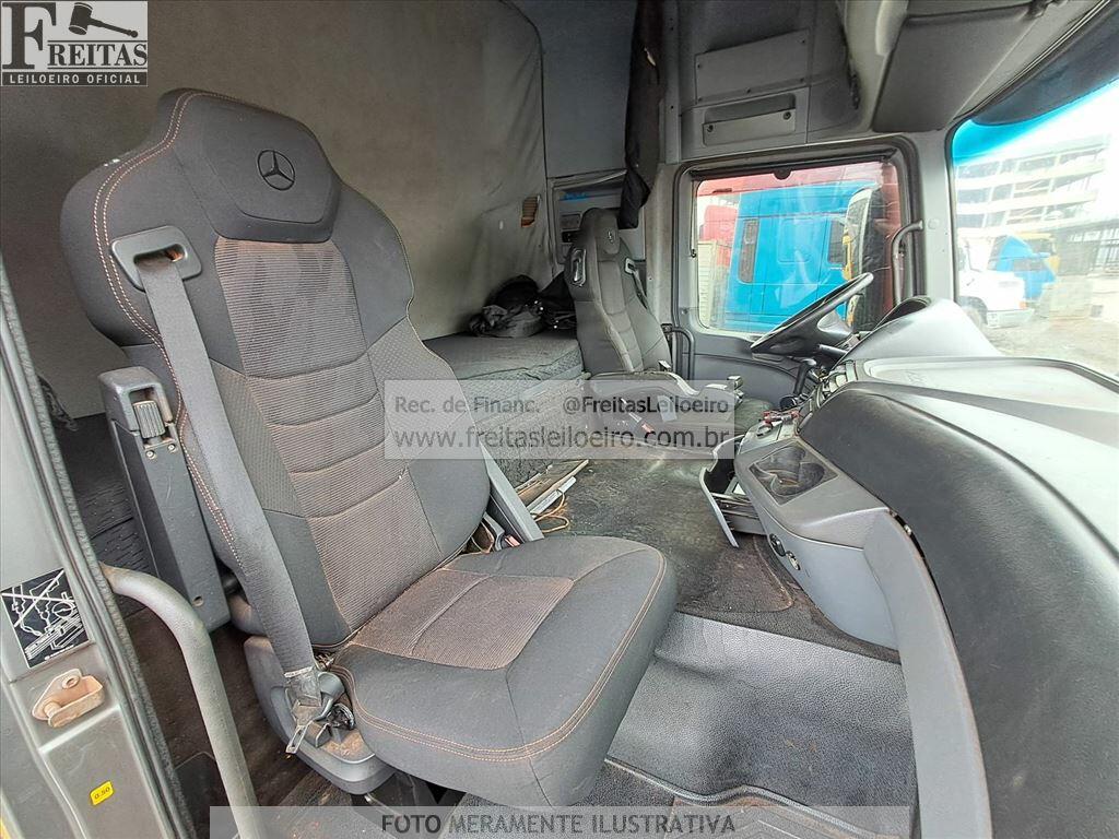 Foto 9 de 28: M.BENZ/ACTROS 2651LS6X4, 17/18, PLACA: G__-___5, DIESEL, CINZA