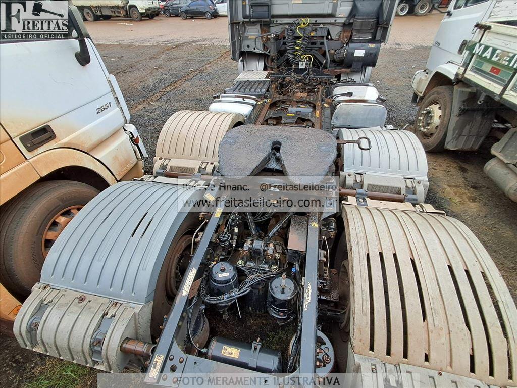 Foto 11 de 28: M.BENZ/ACTROS 2651LS6X4, 17/18, PLACA: G__-___5, DIESEL, CINZA