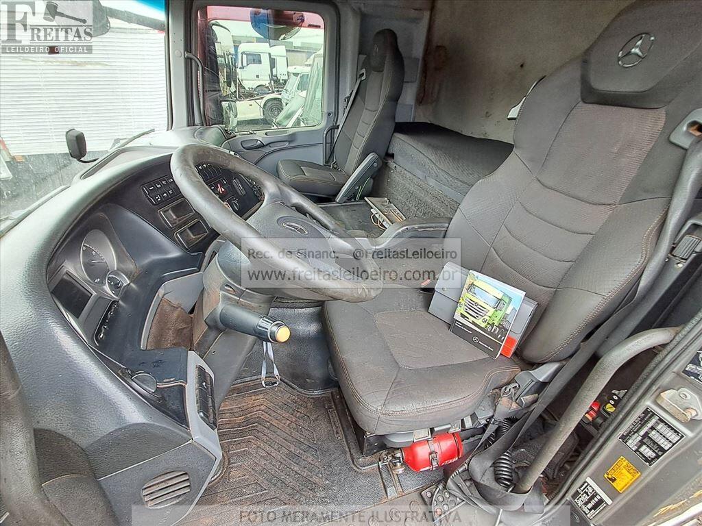Foto 17 de 28: M.BENZ/ACTROS 2651LS6X4, 17/18, PLACA: G__-___5, DIESEL, CINZA