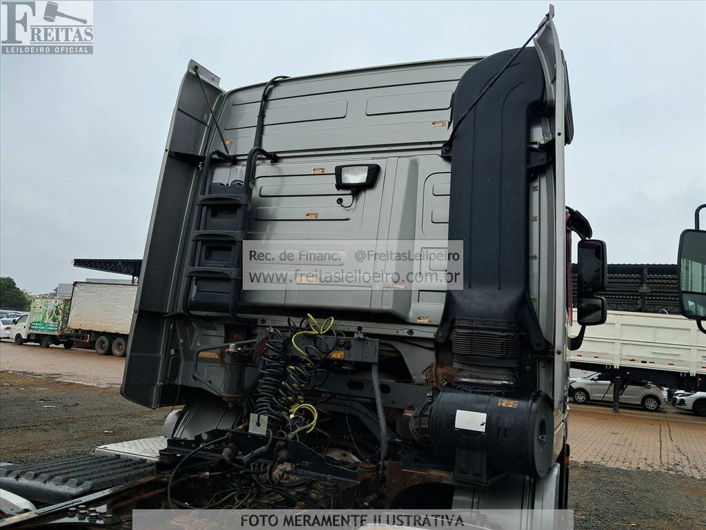Foto 25 de 28: M.BENZ/ACTROS 2651LS6X4, 17/18, PLACA: G__-___5, DIESEL, CINZA
