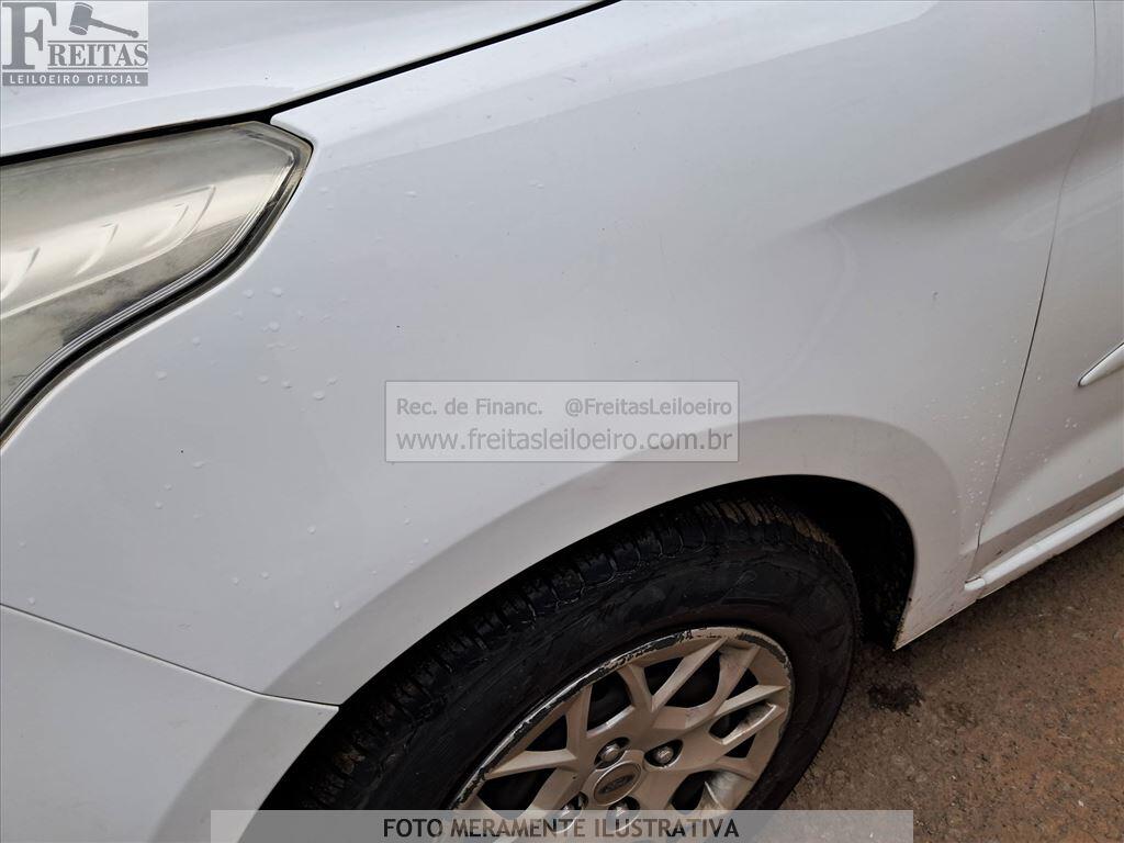 Foto 14 de 19: FORD/KA SE 1.0 SD, 15/15, PLACA: P__-___3, GASOL/ALC, BRANCA