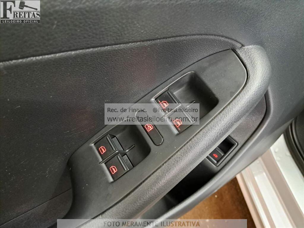 Foto 12 de 23: I/VW JETTA CL AC, 15/16, PLACA: G__-___7, GASOL/ALC, PRATA