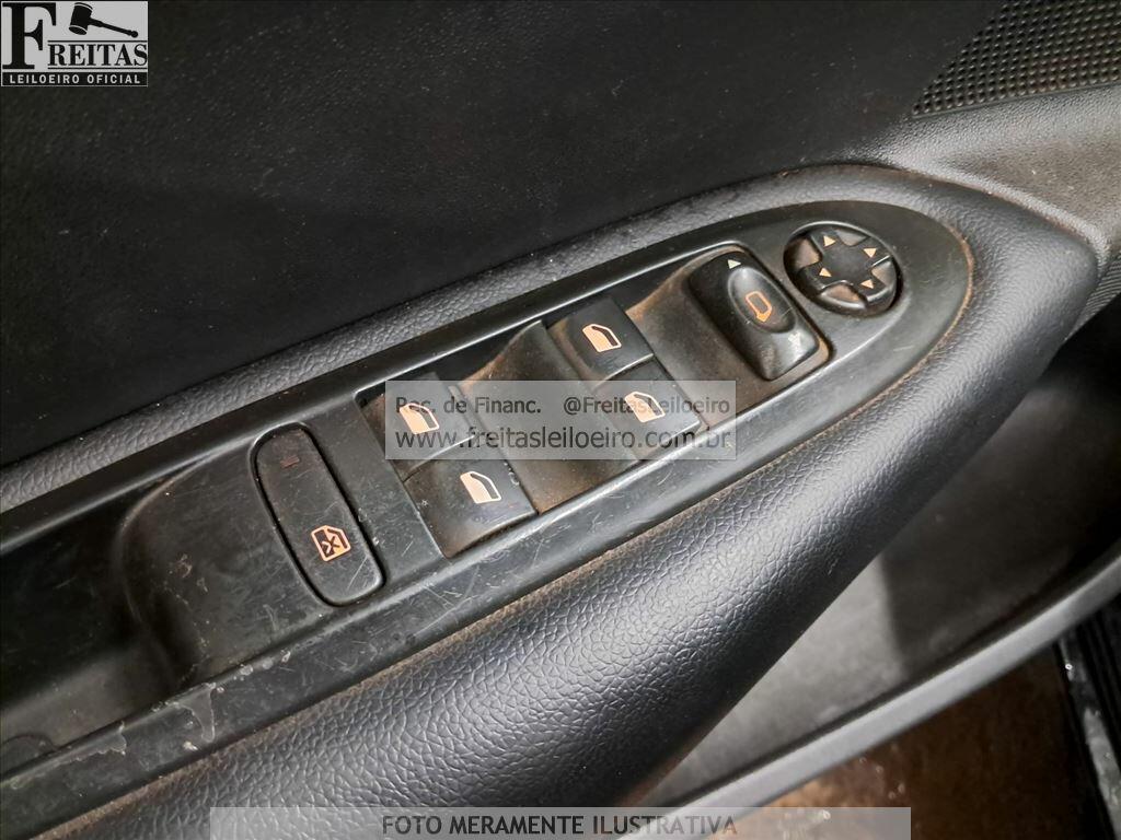 Foto 12 de 25: I/CITROEN C4L A 2L TEND, 13/14, PLACA: O__-___3, GASOL/ALC, PRETA