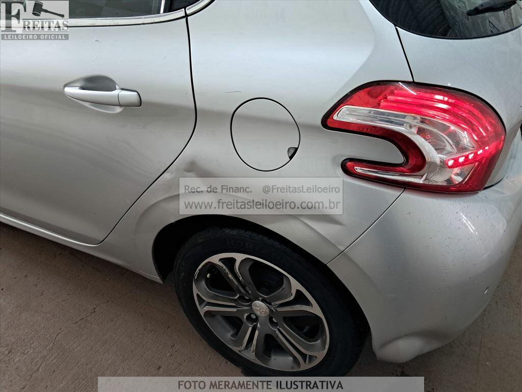 Foto 23 de 24: PEUGEOT/208 GRIFFE A, 15/15, PLACA: F__-___8, GASOL/ALC, PRATA