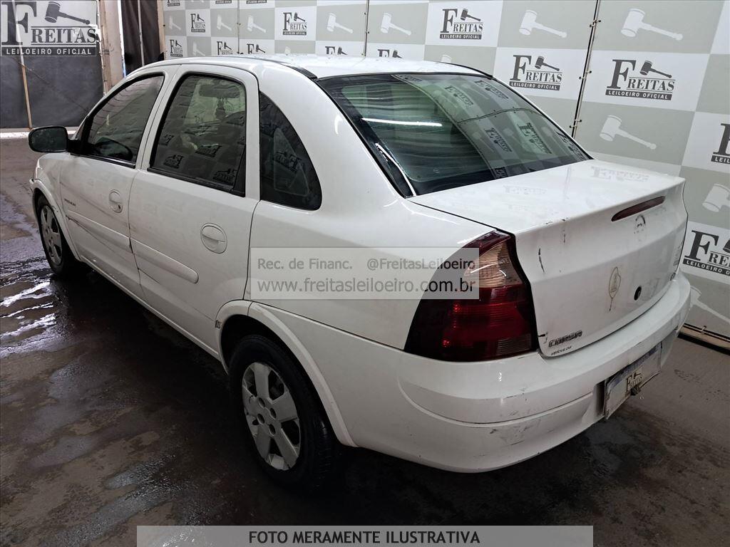 Foto 3: GM/CORSA SEDAN PREMIUM, 10/11, PLACA: C__-___4, GASOL/ALC, BRANCA