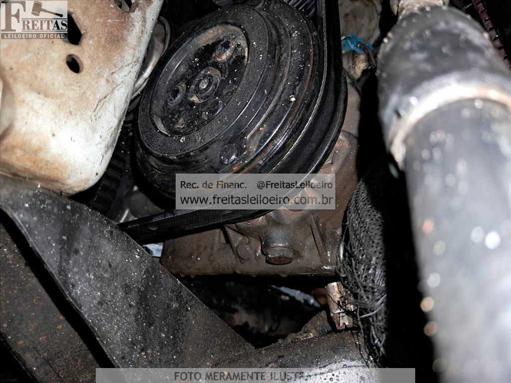 Foto 15 de 27: GM/CORSA SEDAN PREMIUM, 10/11, PLACA: C__-___4, GASOL/ALC, BRANCA