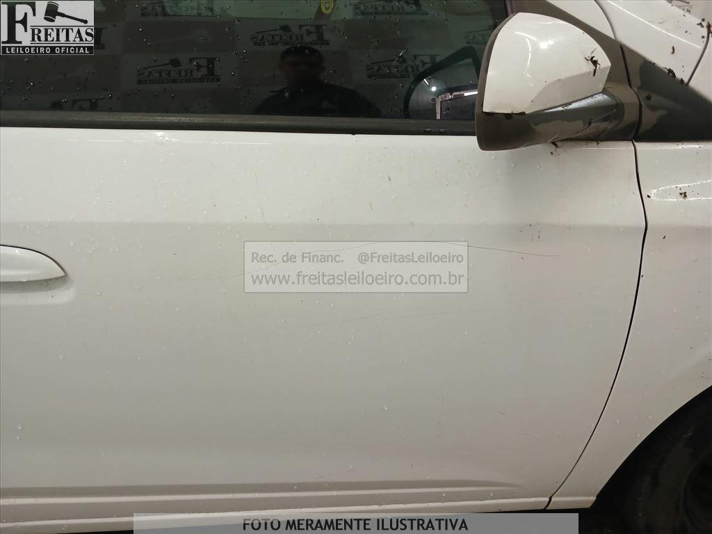 Foto 16 de 18: CHEVROLET/ONIX 1.0MT LT, 13/14, PLACA: F__-___5, GASOL/ALC, BRANCA