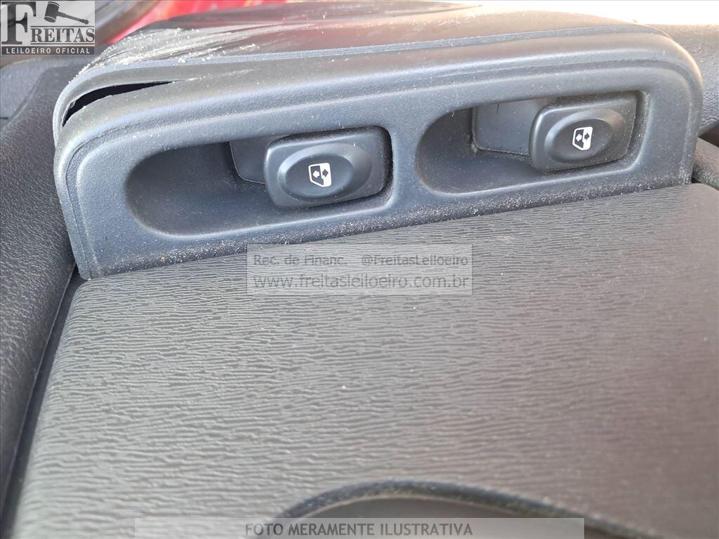 Foto 11 de 19: I/RENAULT CLIO EXP1016VH, 15/16, PLACA: A__-___7, GASOL/ALC, VERMELHA