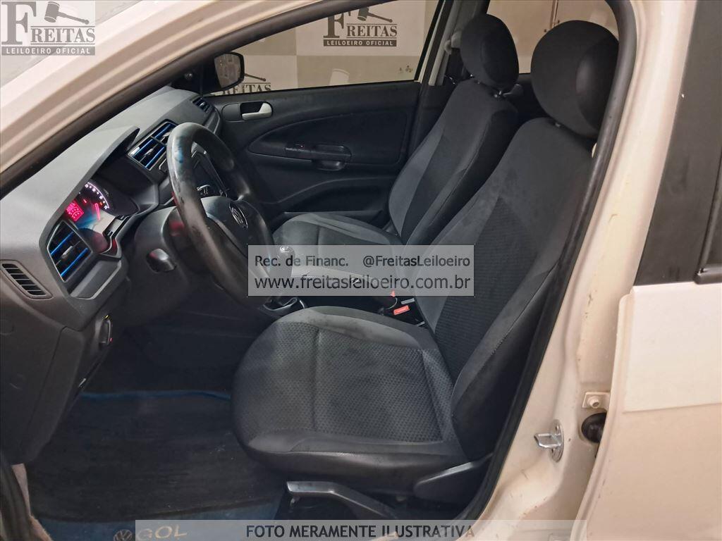 Foto 6 de 25: VW/NOVO GOL TL MCV, 17/17, PLACA: P__-___2, GASOL/ALC, BRANCA