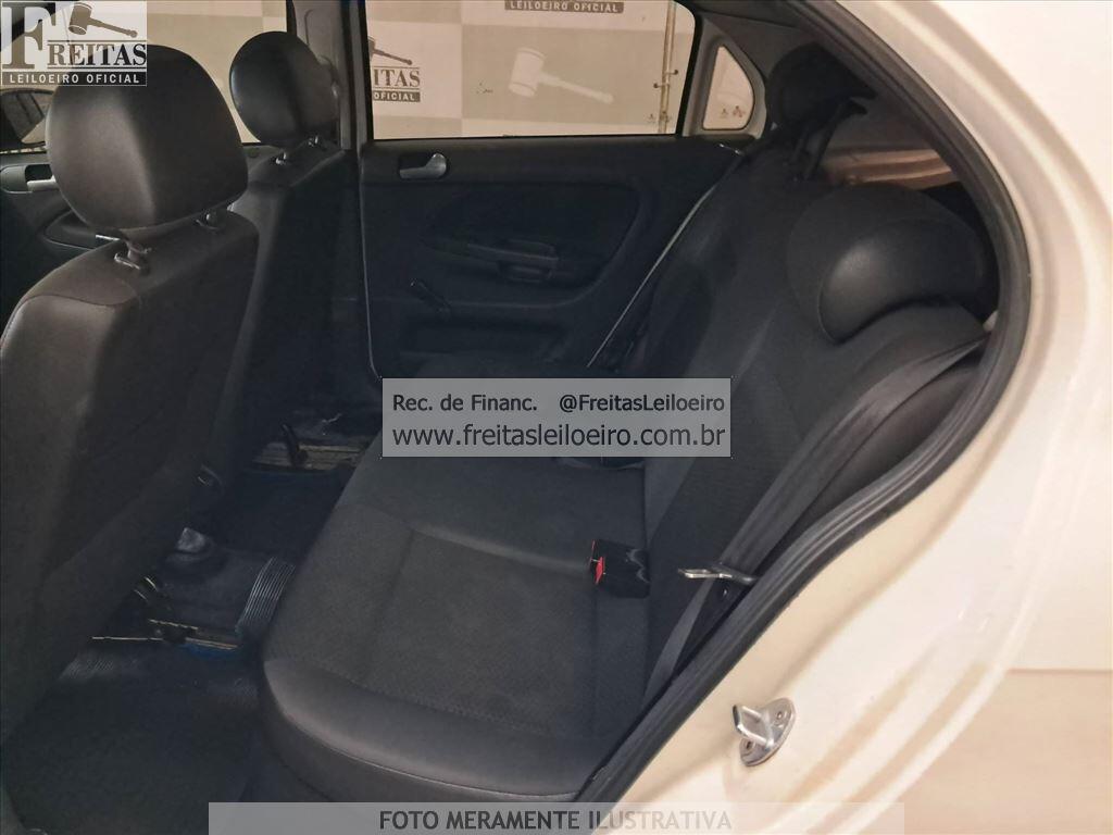 Foto 7 de 25: VW/NOVO GOL TL MCV, 17/17, PLACA: P__-___2, GASOL/ALC, BRANCA