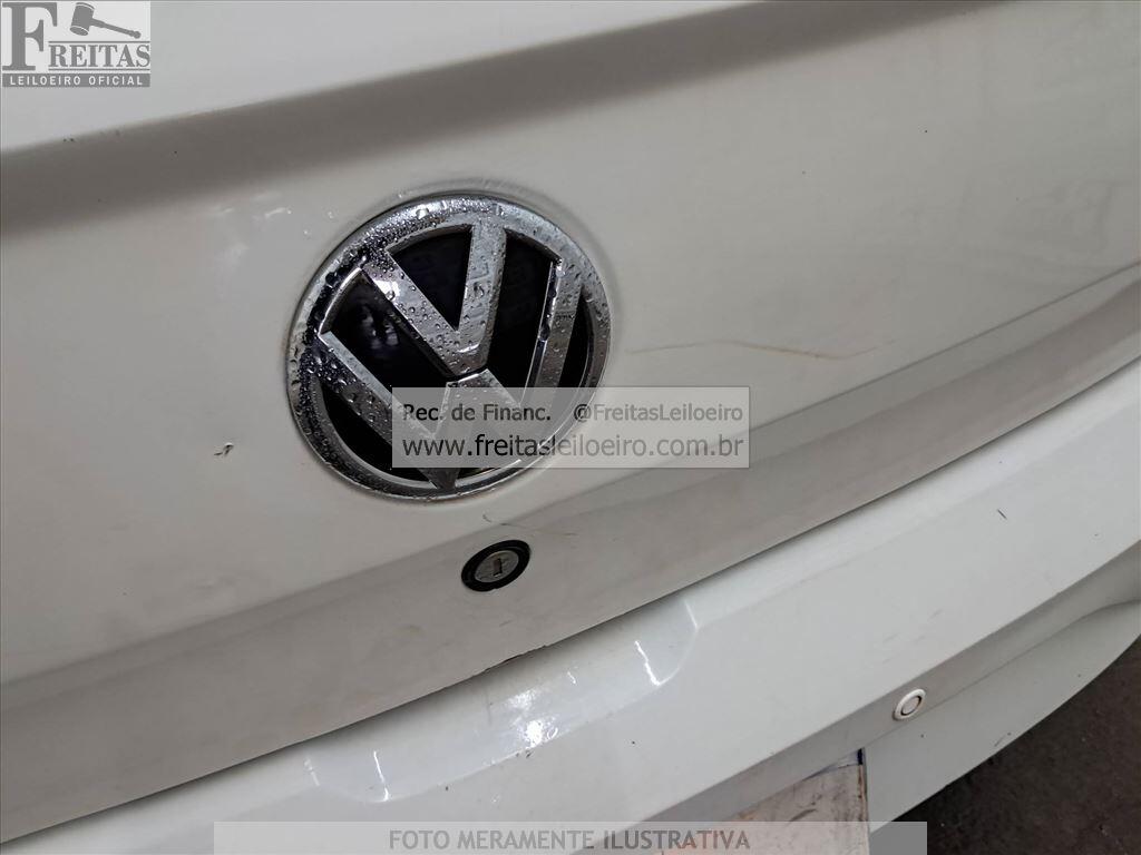 Foto 8 de 25: VW/NOVO GOL TL MCV, 17/17, PLACA: P__-___2, GASOL/ALC, BRANCA