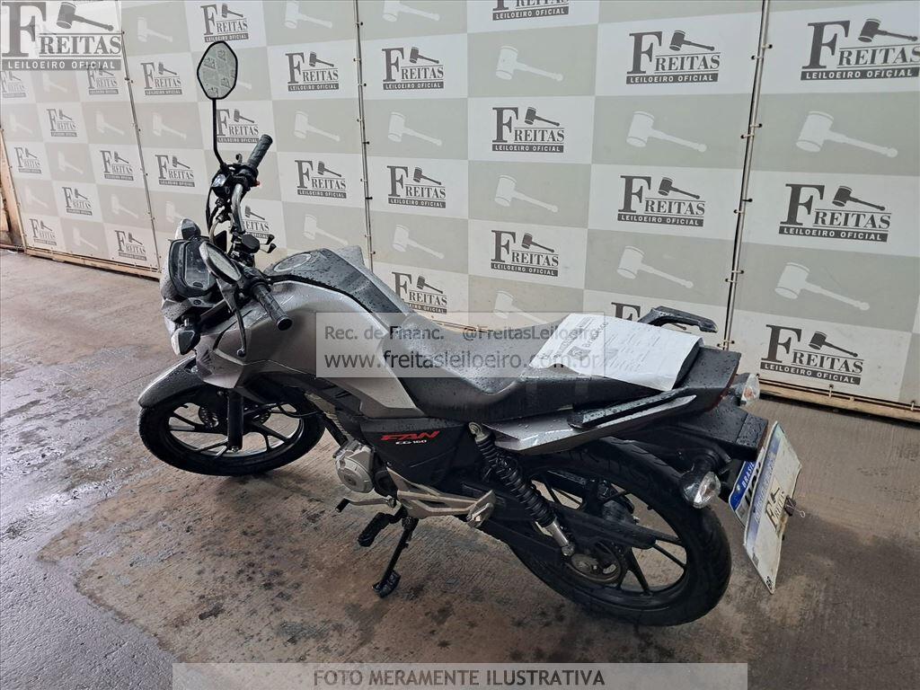 Foto 3: HONDA/CG 160 FAN, 25/26, PLACA: U__-___0, GASOL/ALC, PRATA